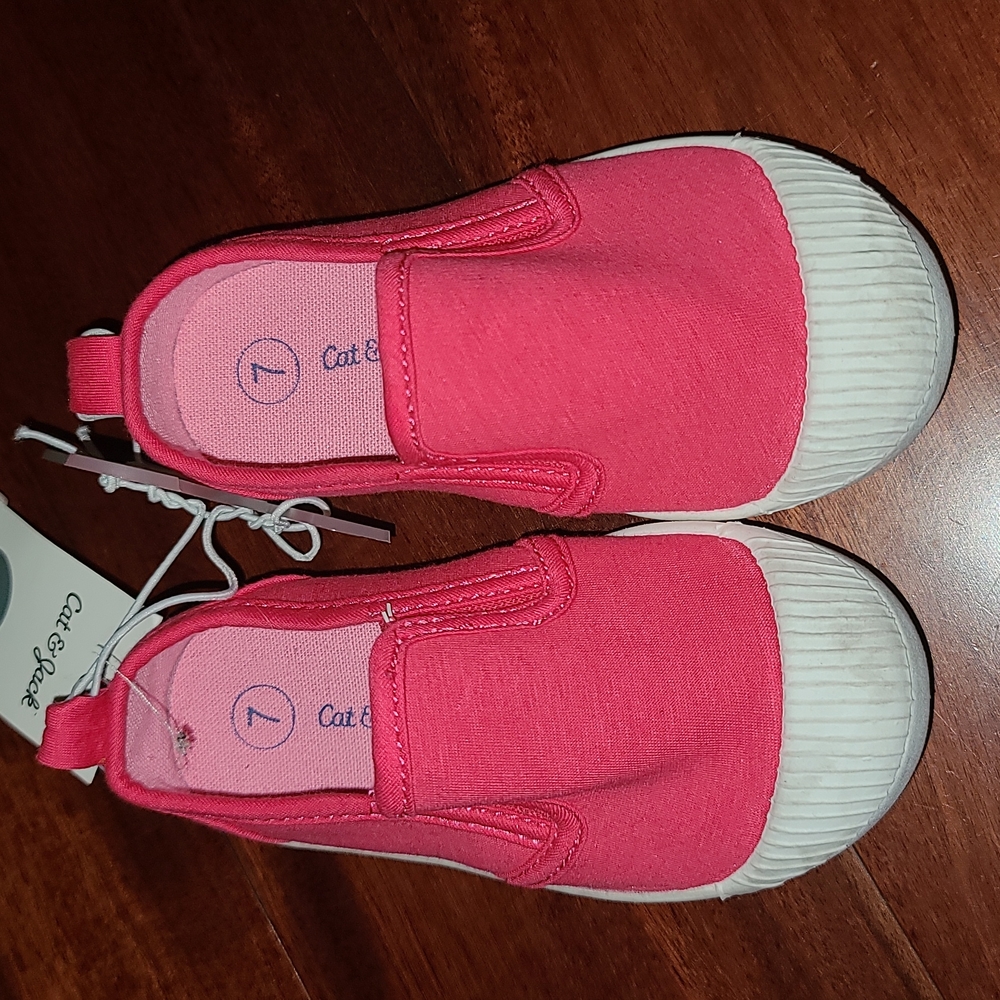 Cat & Jack size 7 Shoe